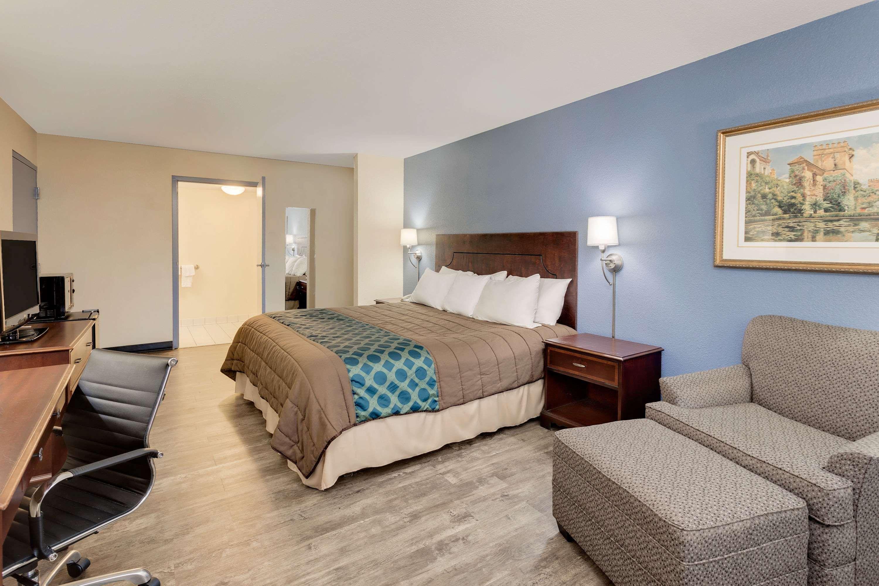 Days Inn By Wyndham Montgomery Near Aum 외부 사진