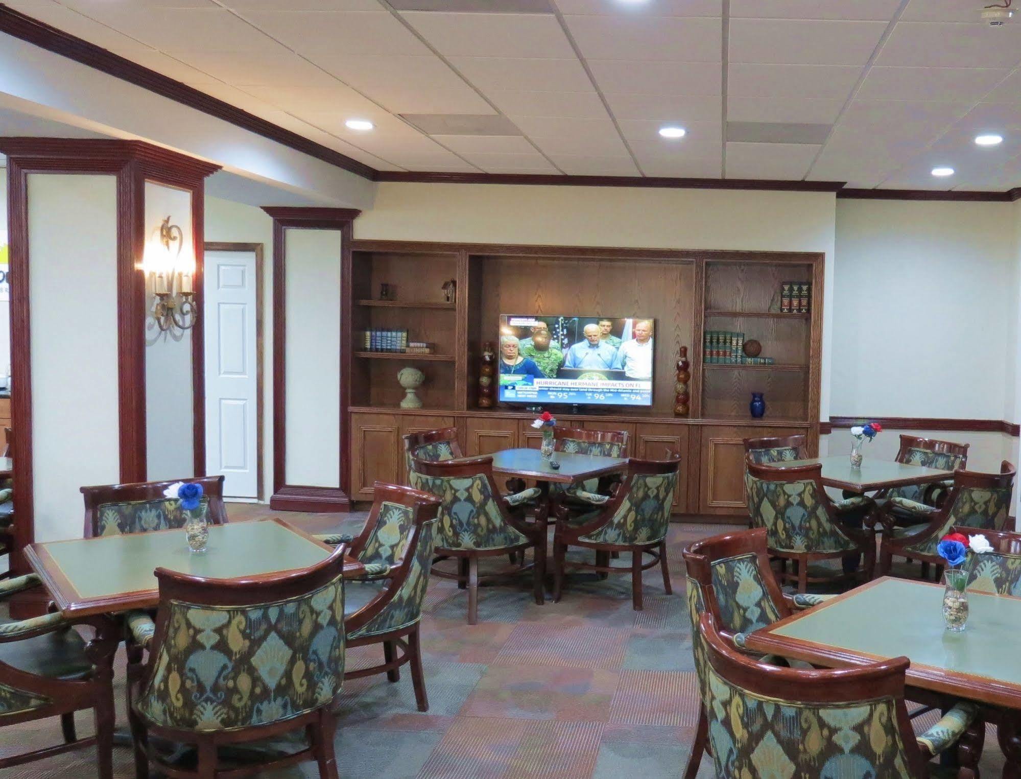 Days Inn By Wyndham Montgomery Near Aum 외부 사진