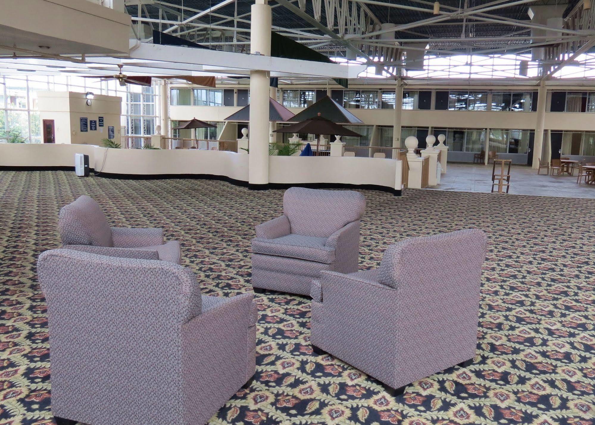 Days Inn By Wyndham Montgomery Near Aum 외부 사진