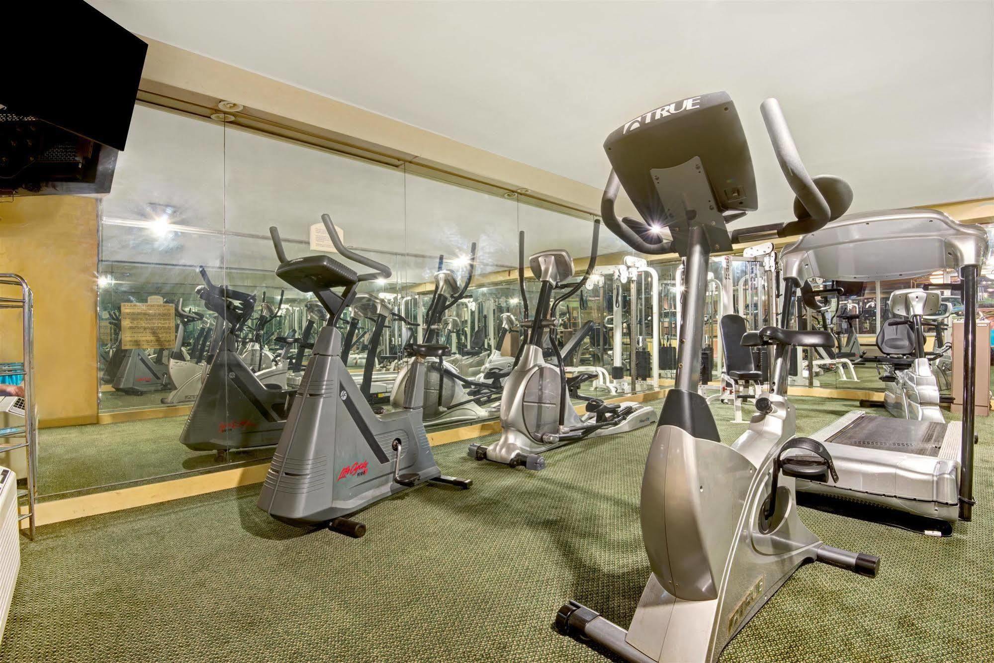 Days Inn By Wyndham Montgomery Near Aum 외부 사진