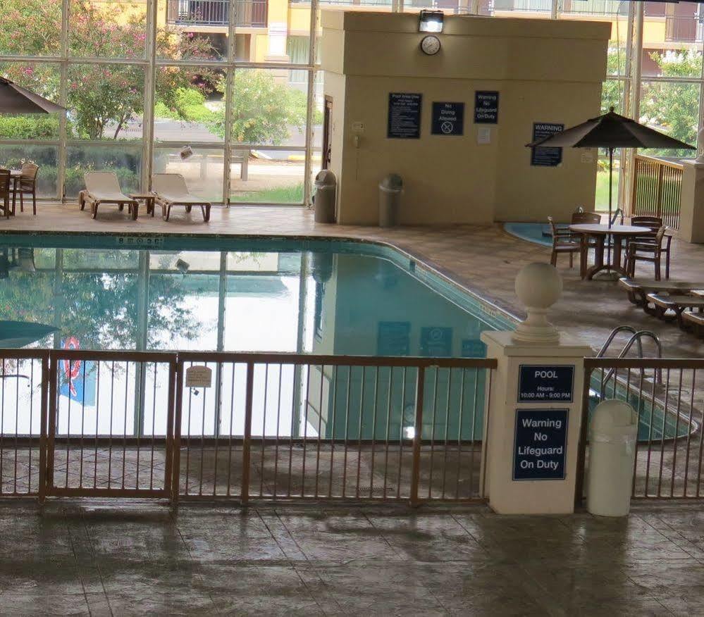 Days Inn By Wyndham Montgomery Near Aum 외부 사진